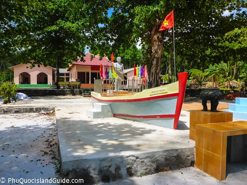 dinh ba ong lang phu quoc temple
