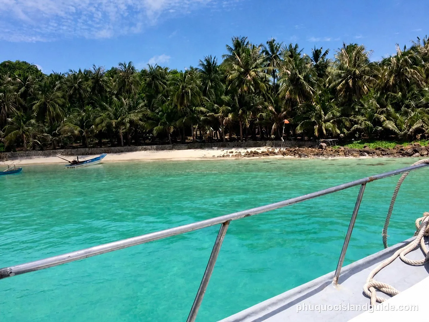 Hon May Rut island, one of the An Thoi snorkeling spots