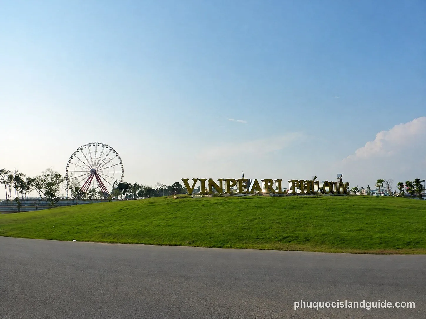 ferris wheel at vinpearlland