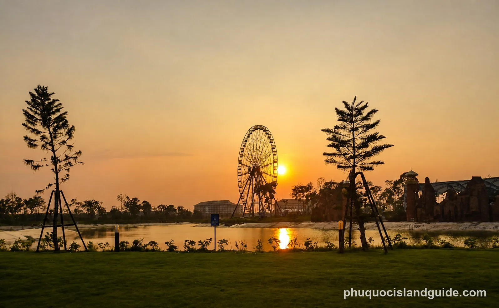 Vinpearlland ferris wheel phu quoc