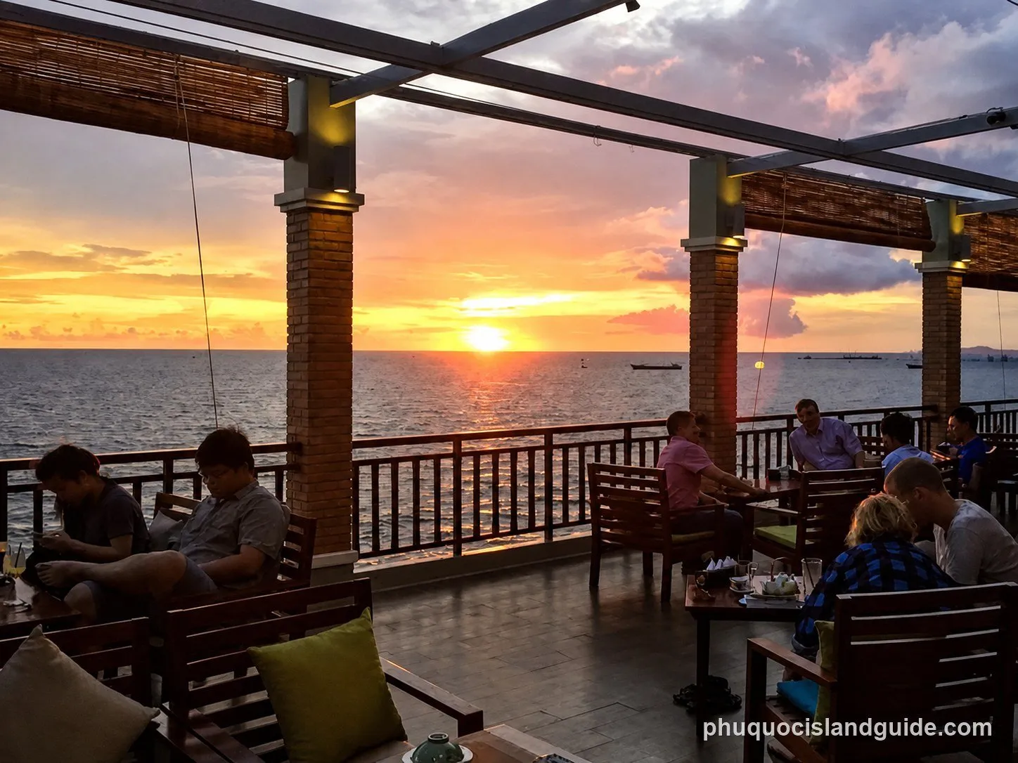 xin chao lounge on phu quoc